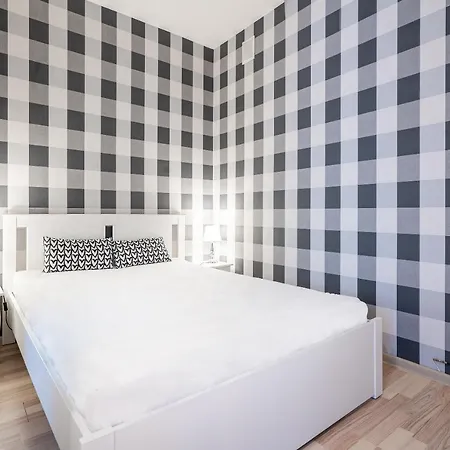 9 Apart Apartment *